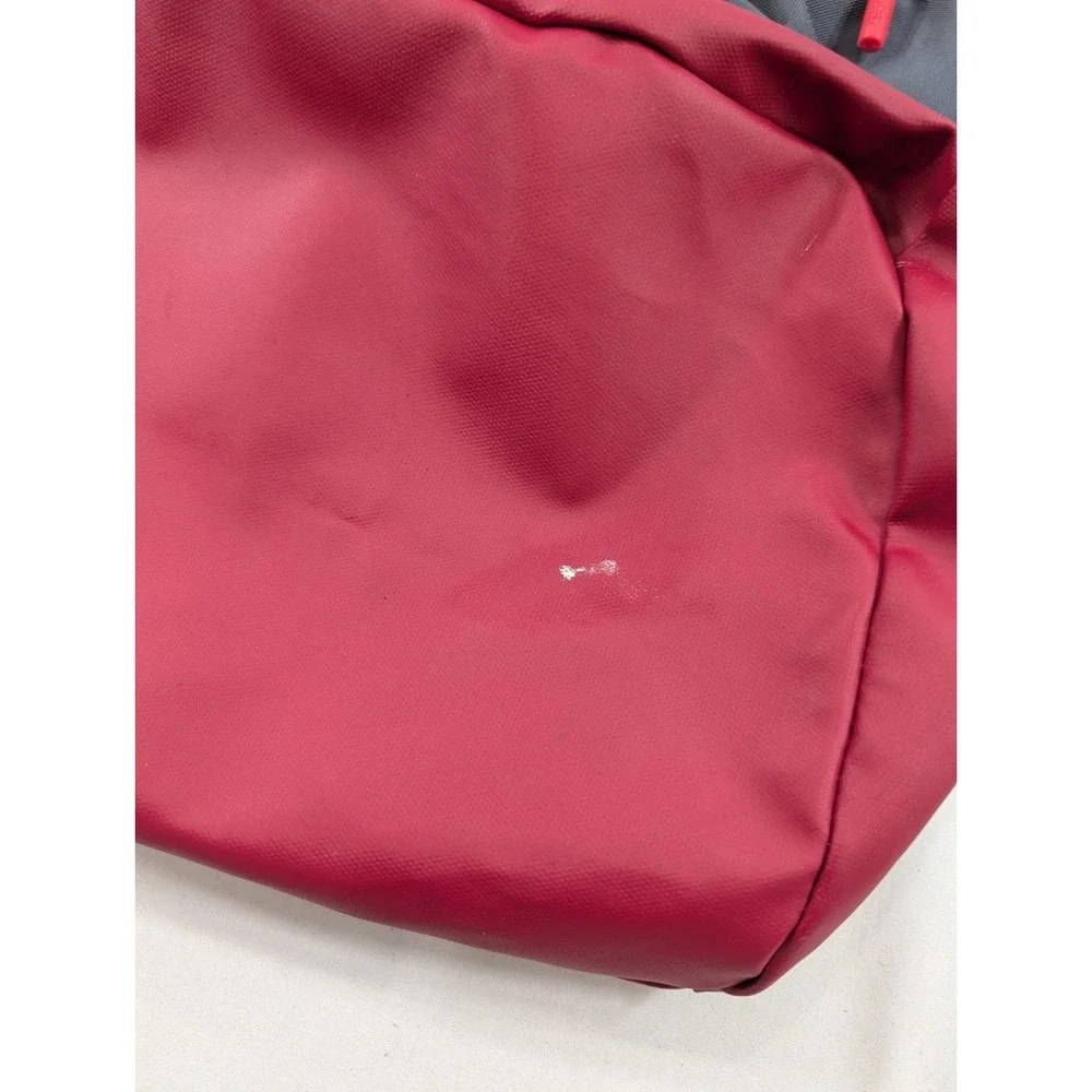 The North Face Apex Gym 32L nylon gym travel duffel bag Red Gray